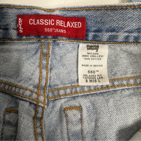 Vintage Retro Levi’s 550 Classic Relaxed Fit Highrise Taper Crop Light Wash Jean - Picture 9 of 12